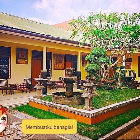 Hotel Sentral Buleleng  Екстер'єр фото