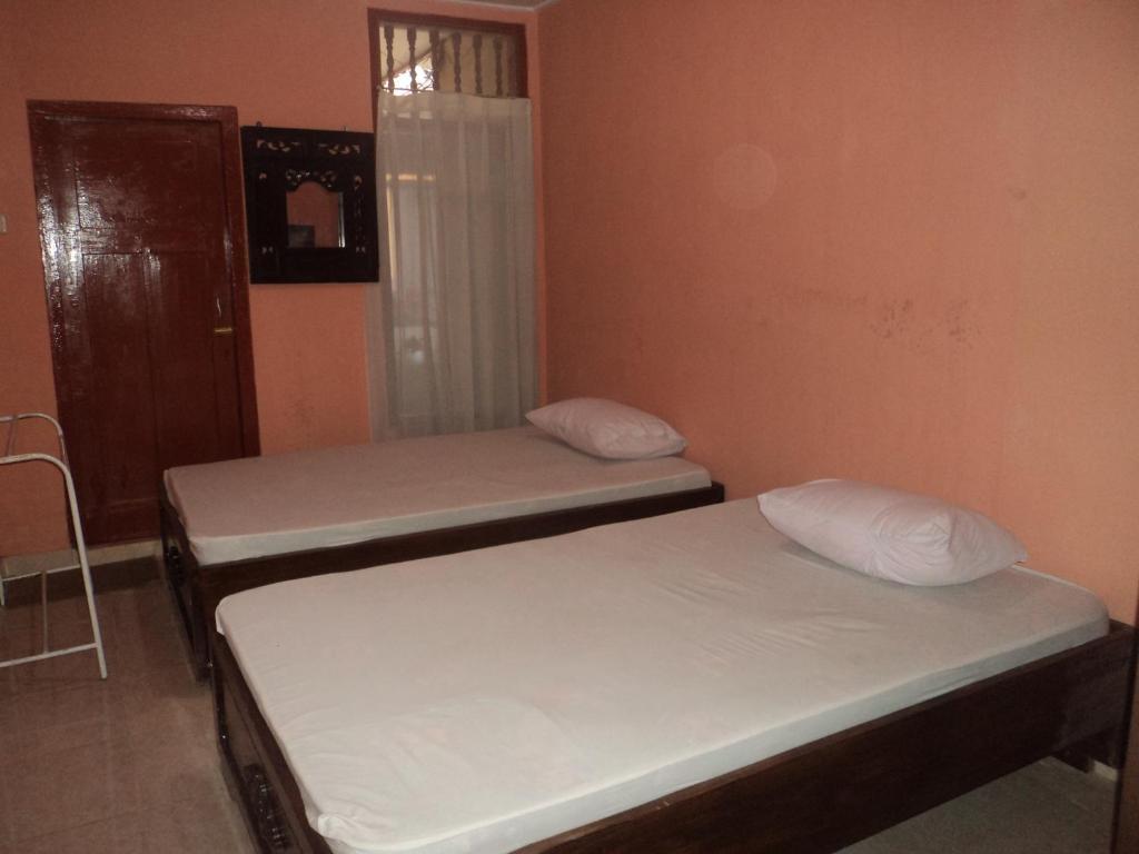 Hotel Sentral Buleleng  Екстер'єр фото