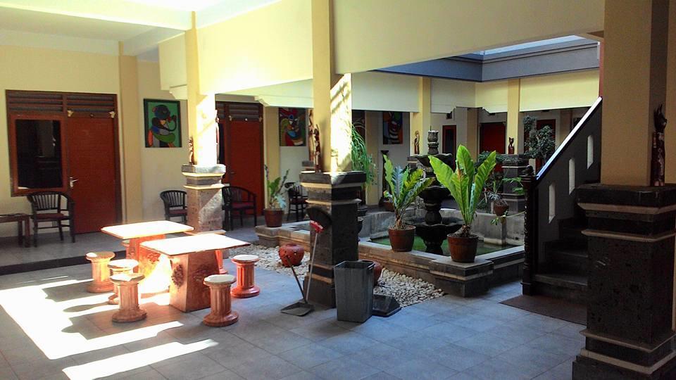 Hotel Sentral Buleleng  Екстер'єр фото