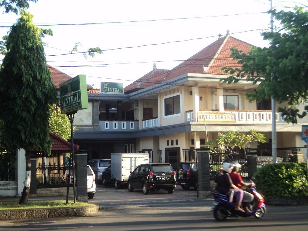 Hotel Sentral Buleleng  Екстер'єр фото